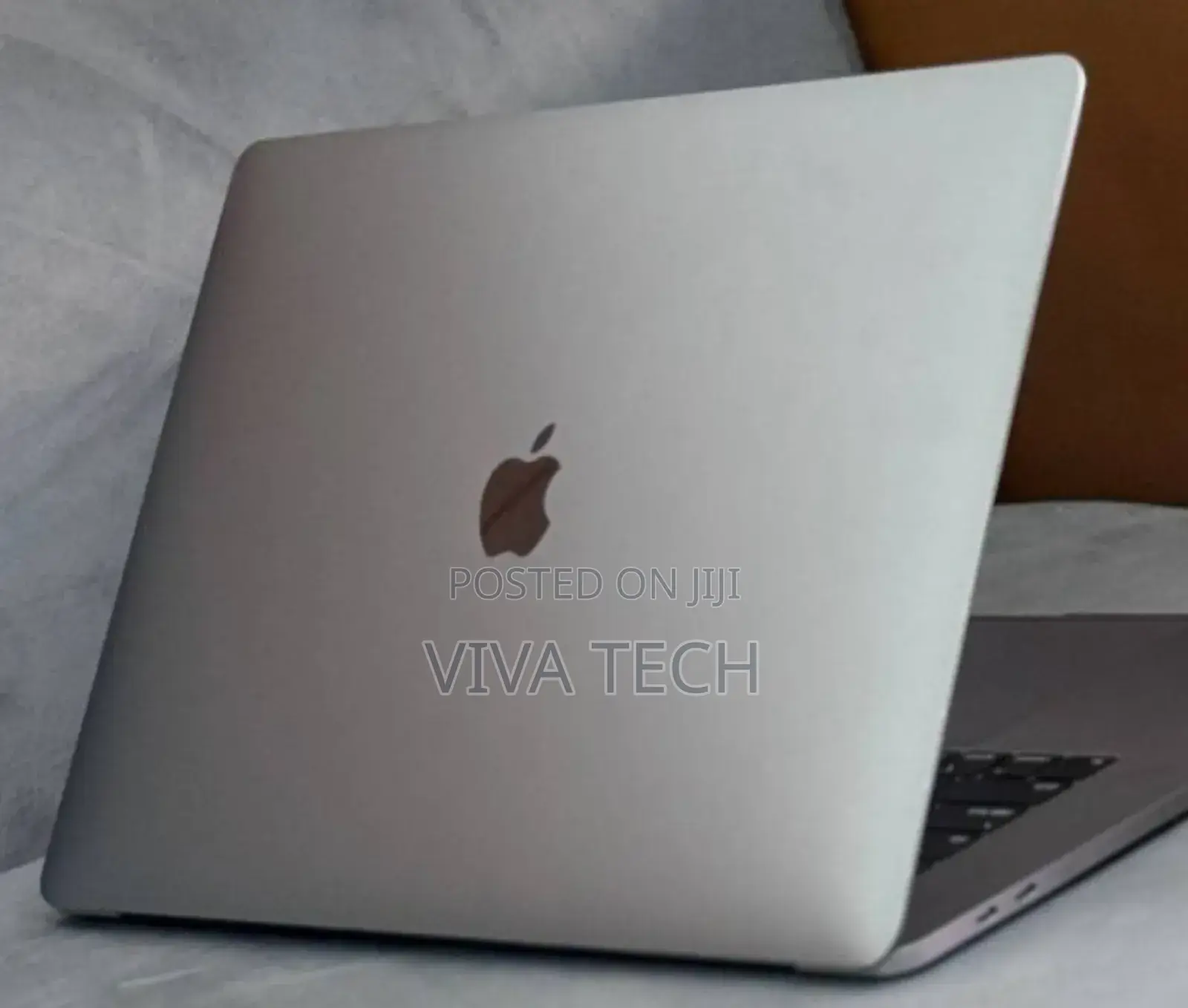 New Laptop Apple MacBook Pro 2019 16GB Intel Core I9 SSD 512GB