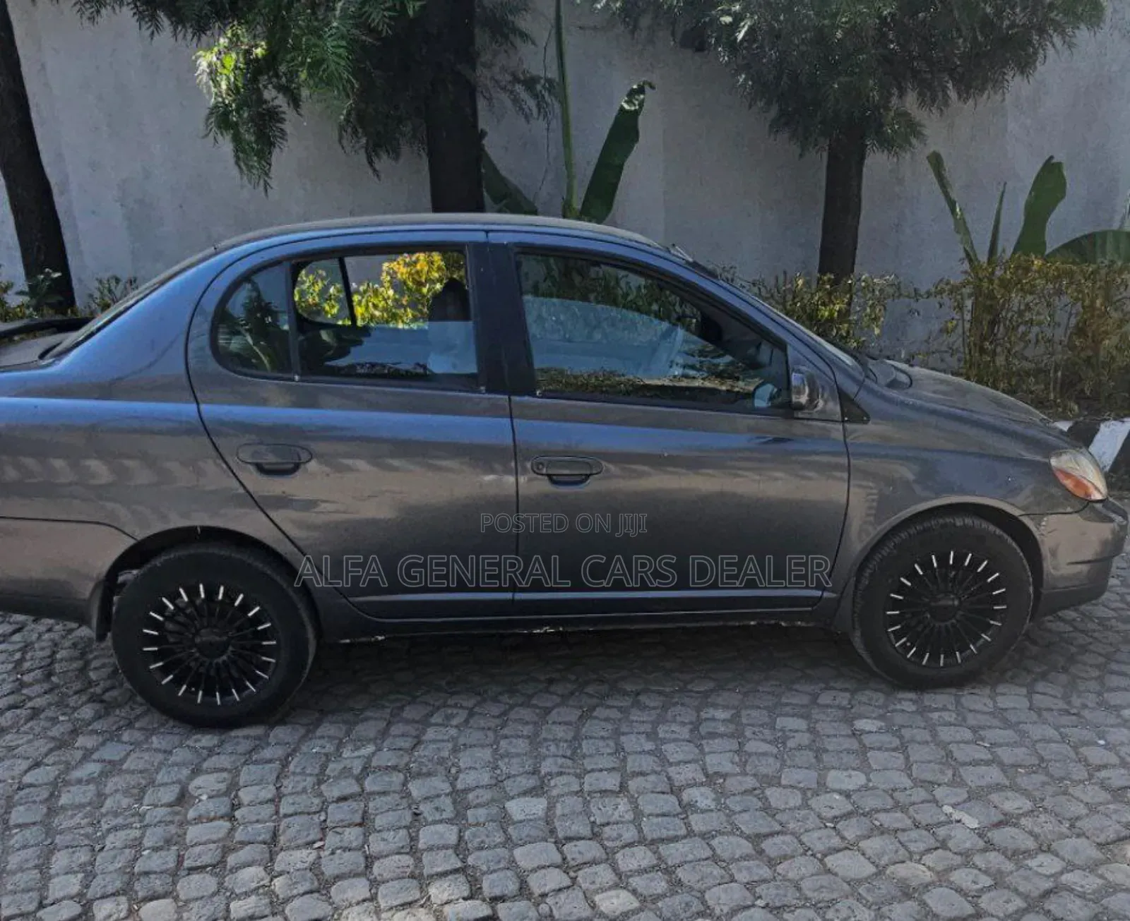 Toyota Platz 2002 Gray