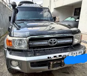 Toyota Land Cruiser 2014 Gray