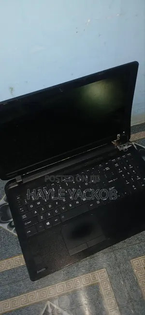 Laptop Toshiba Satellite C55 4GB Intel Core I3 HDD 512GB