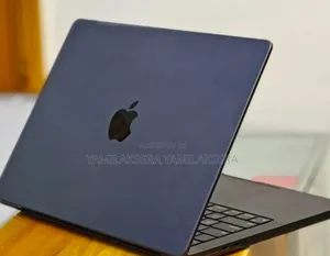 New Laptop Apple MacBook Pro 2023 M3 14-Inch 16GB Apple M3 SSD 512GB