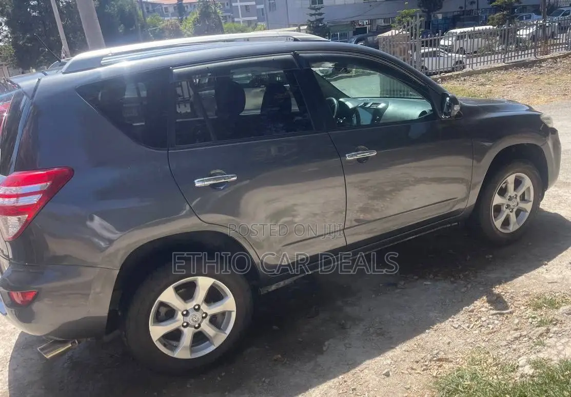 Toyota RAV4 2011 Matt Black