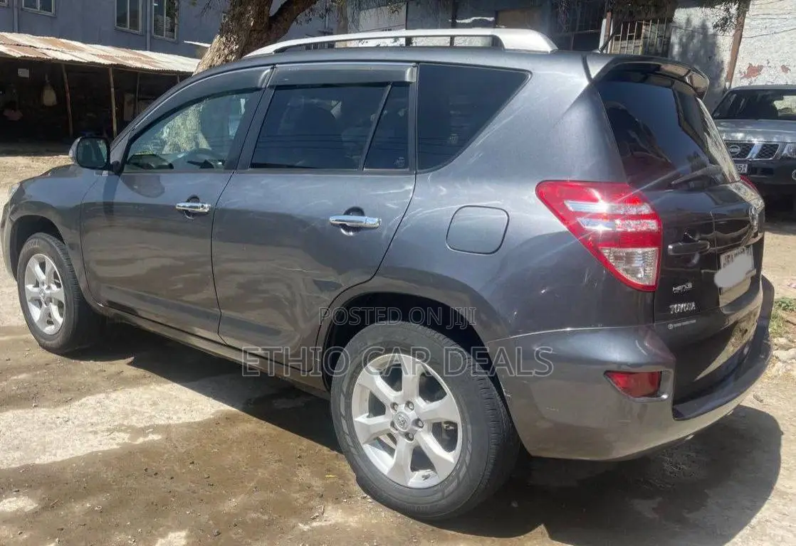 Toyota RAV4 2011 Matt Black