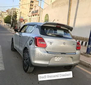 Suzuki Swift 2022 Silver