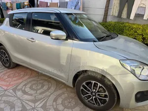 Suzuki Swift 2022 Silver