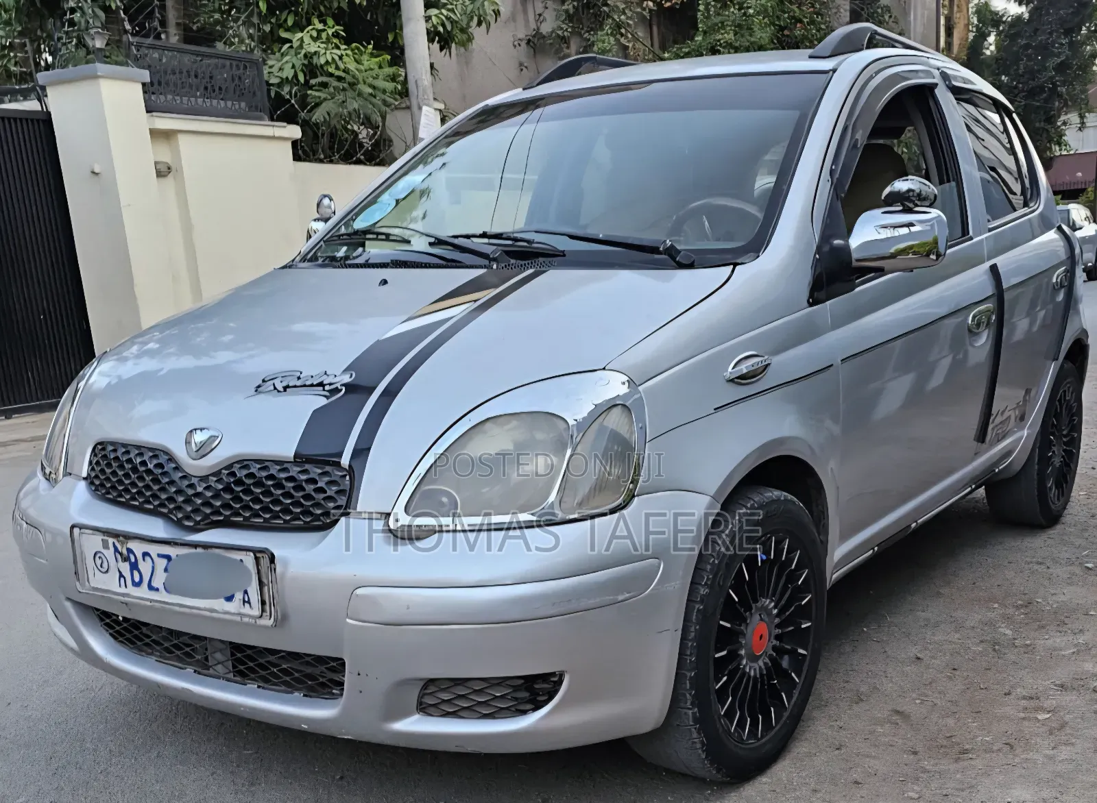 Toyota Vitz 2002 Silver