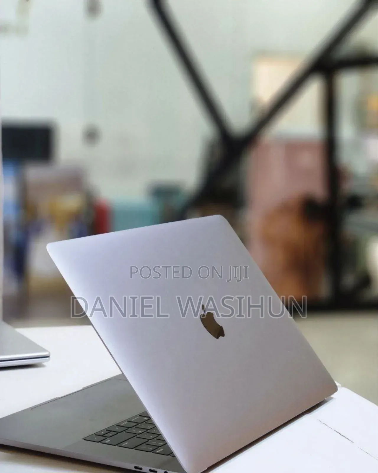 New Laptop Apple MacBook Pro 2019 16GB Intel Core I9 SSD 512GB