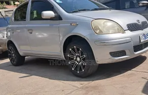 Toyota Vitz 2002 Silver