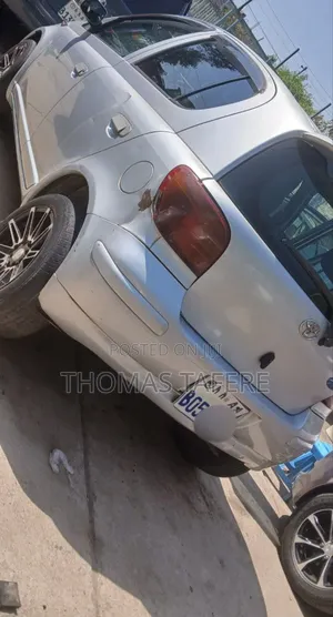 Toyota Vitz 2002 Silver