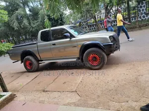 Mitsubishi L200 2000 Silver