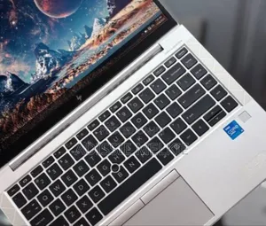 New Laptop HP EliteBook 830 G8 16GB Intel Core I5 SSD 512GB