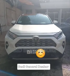 Toyota RAV4 2021 White