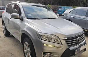 Toyota RAV4 2011 Silver