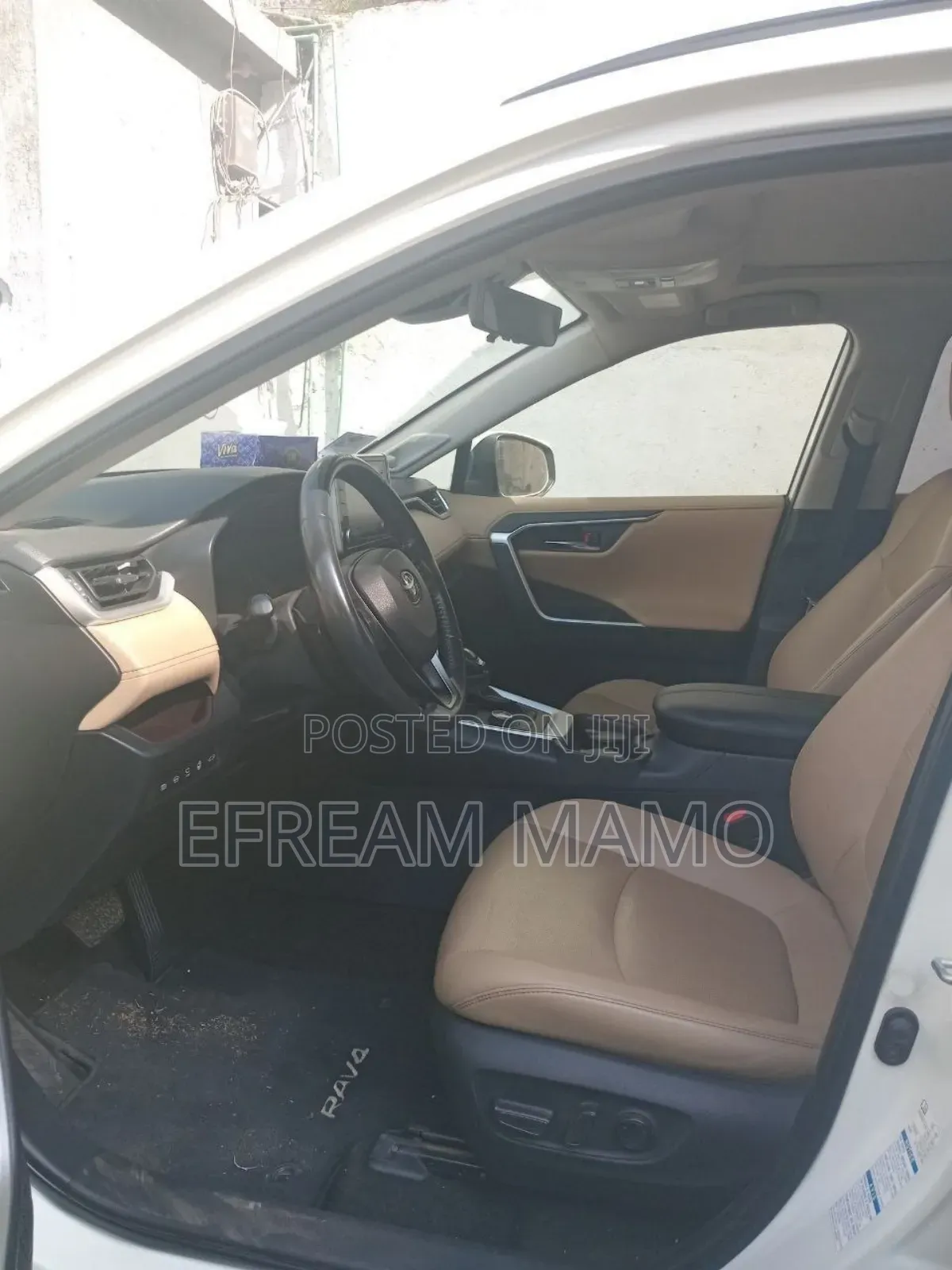 Toyota RAV4 2021 White