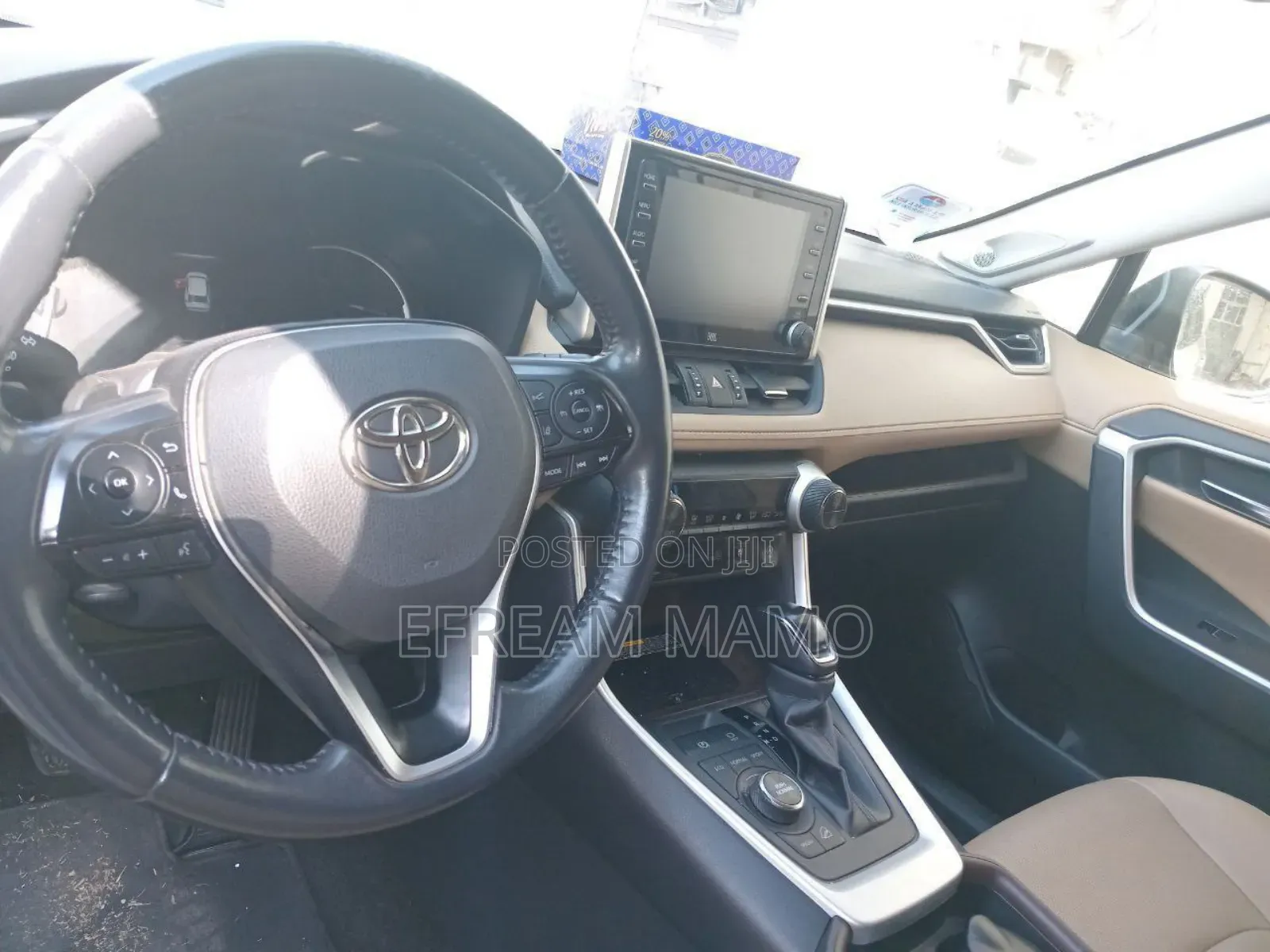 Toyota RAV4 2021 White