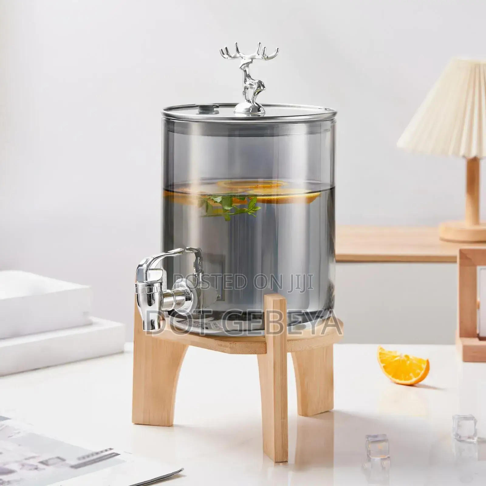 This Is A Seven-piece Set Of Beverage And Juice Barrels (Dispensers).