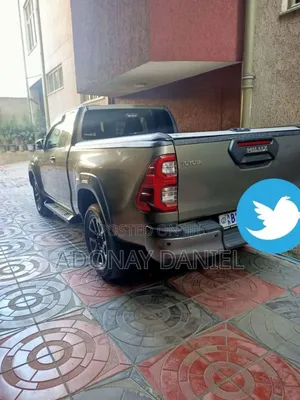 Toyota Hilux 2022 Gray