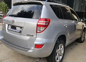 Toyota RAV4 2011 Silver