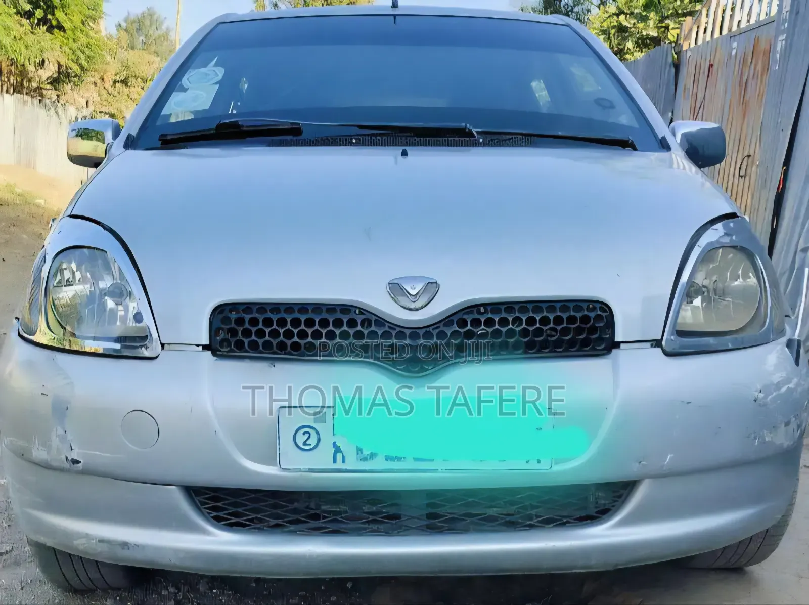 Toyota Vitz 2001 Silver