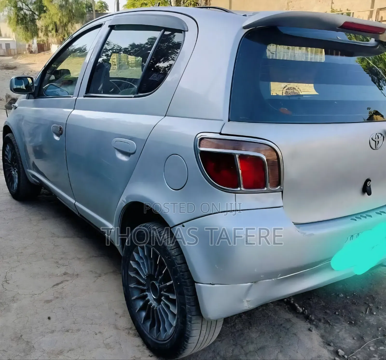 Toyota Vitz 2001 Silver