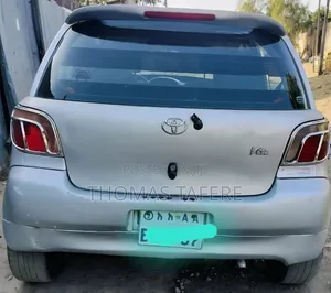 Toyota Vitz 2001 Silver