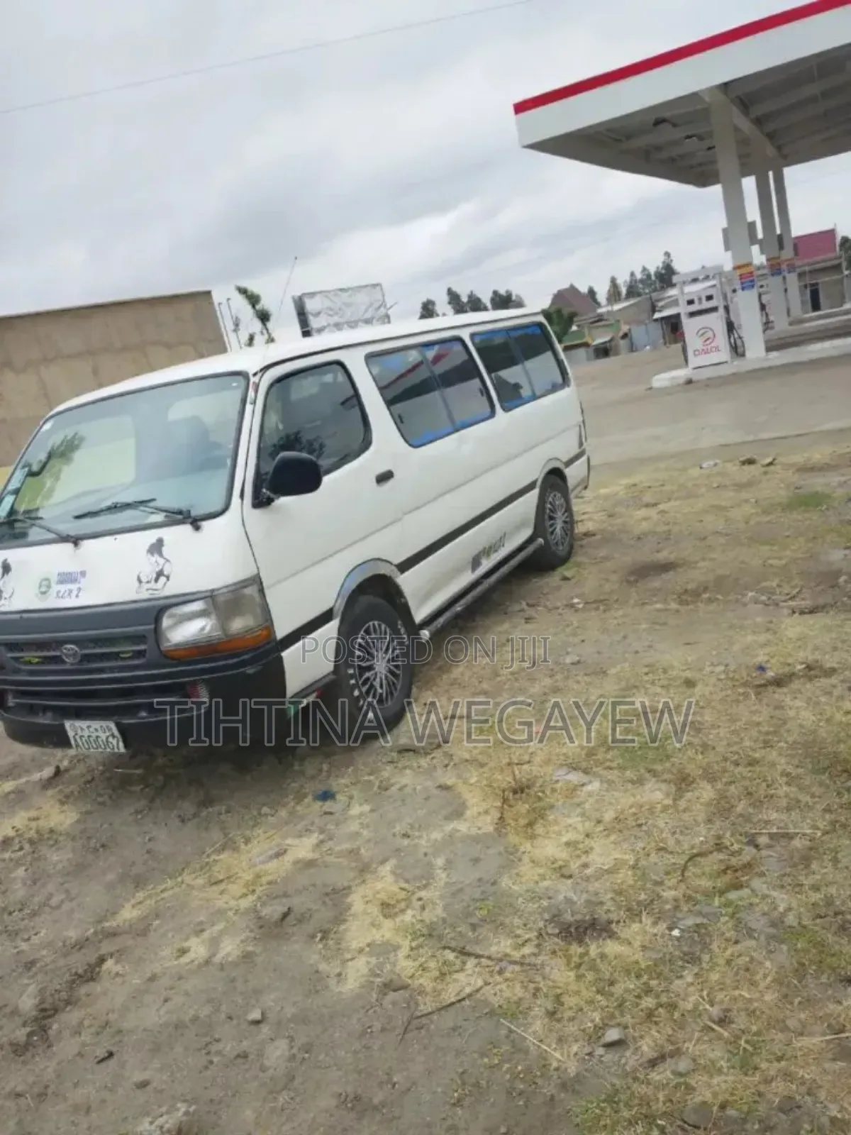 Toyota HiAce 2002 White