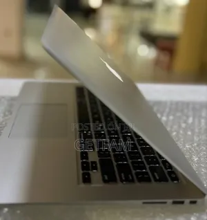 New Laptop Apple MacBook Air 2024 M3 13-Inch 4GB Intel SSD 256GB