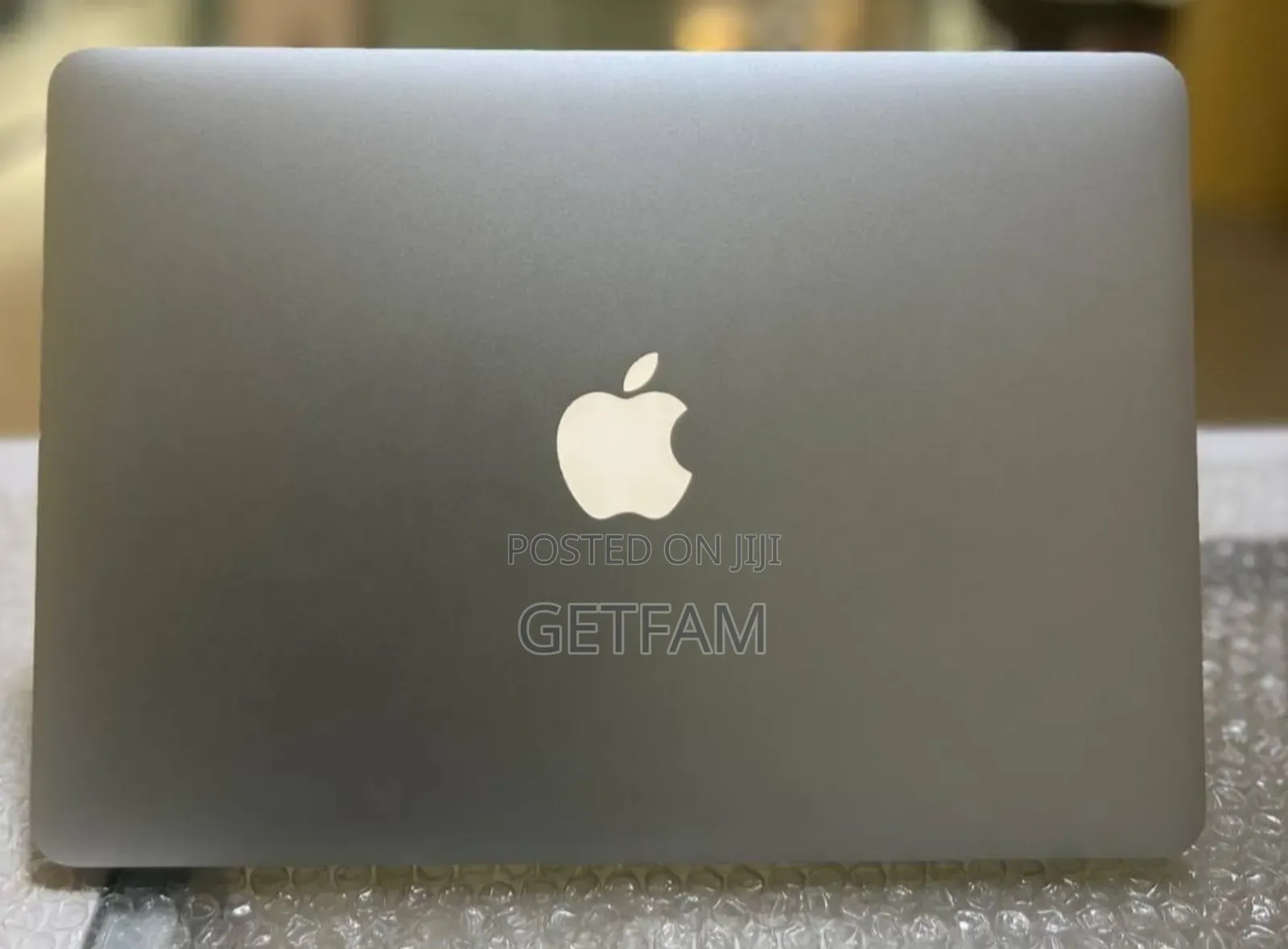 New Laptop Apple MacBook Air 2024 M3 13-Inch 4GB Intel SSD 256GB