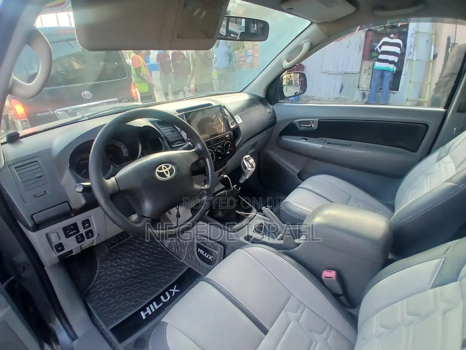 Toyota Hilux 2.5 D-4D 4X4 SRX 2009 Gray