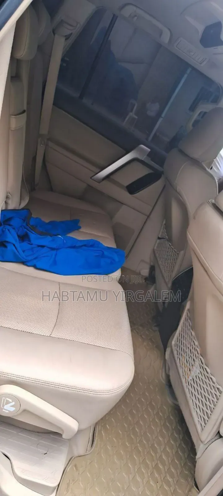 Toyota HiAce 2014 White