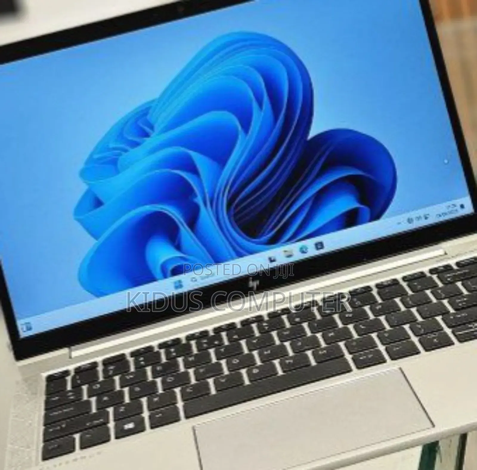 New Laptop HP EliteBook 830 G8 16GB Intel Core I7 SSD 512GB