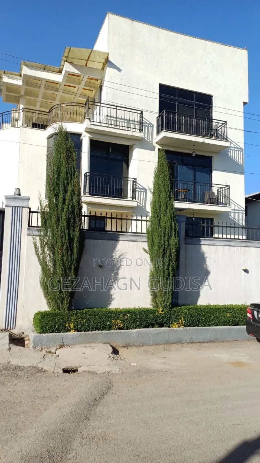 9bdrm Townhouse/Terrace in Bole for sale