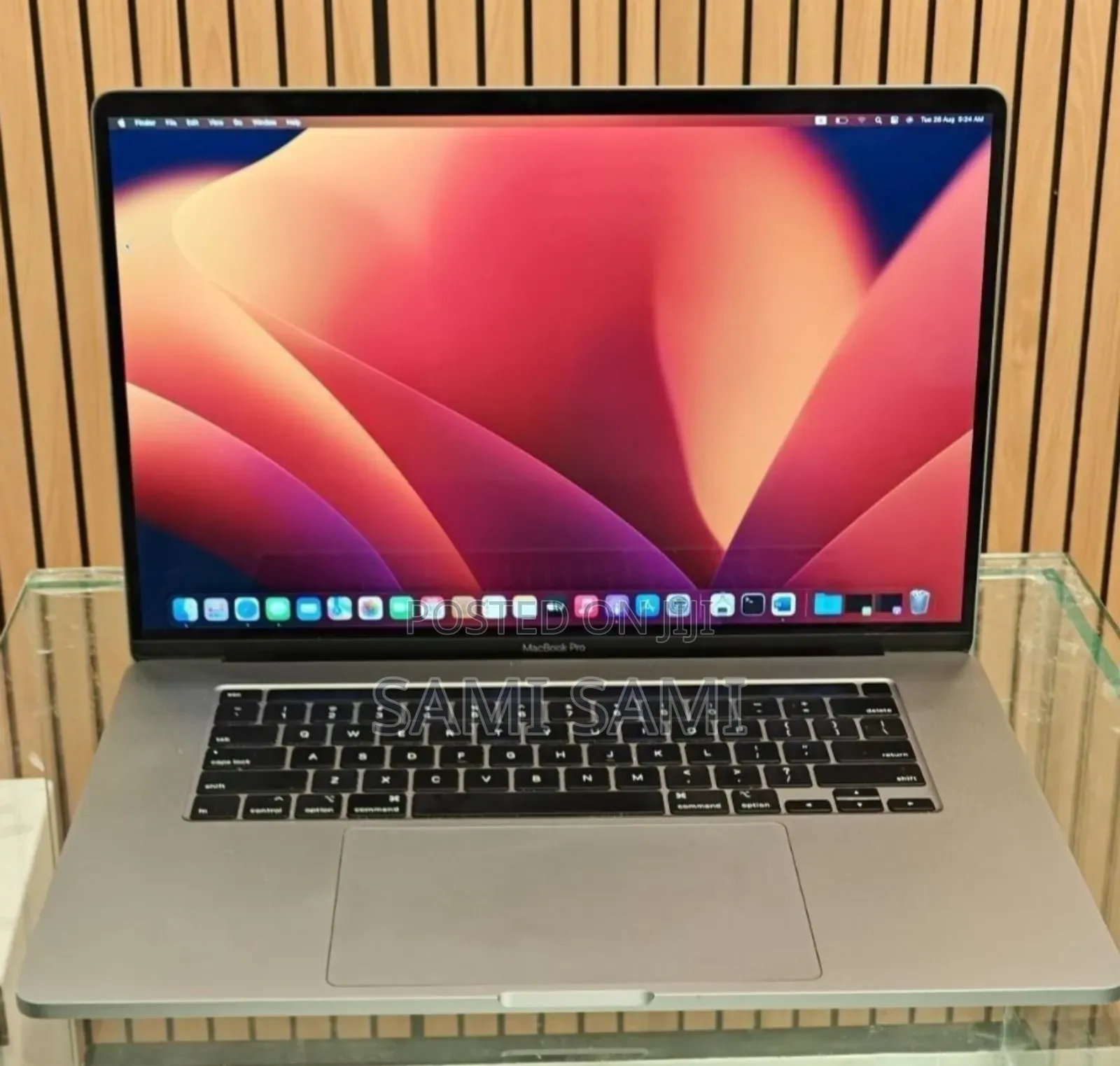 New Laptop Apple MacBook Pro 2019 16GB Intel Core I7 SSD 512GB