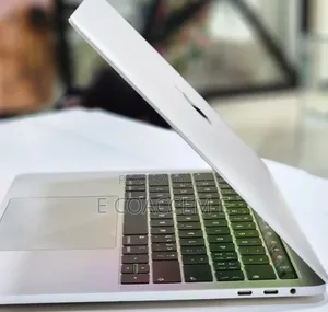 New Laptop Apple MacBook 16GB Intel Core i7 SSD 512GB