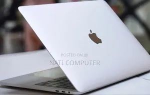 New Laptop Apple MacBook Pro 2018 16GB Intel Core I7 SSD 512GB