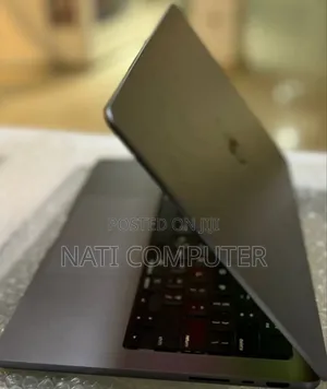 New Laptop Apple MacBook Pro M1 16GB Apple M1 Pro SSD 512GB