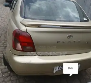 Toyota Platz 2001 Yellow