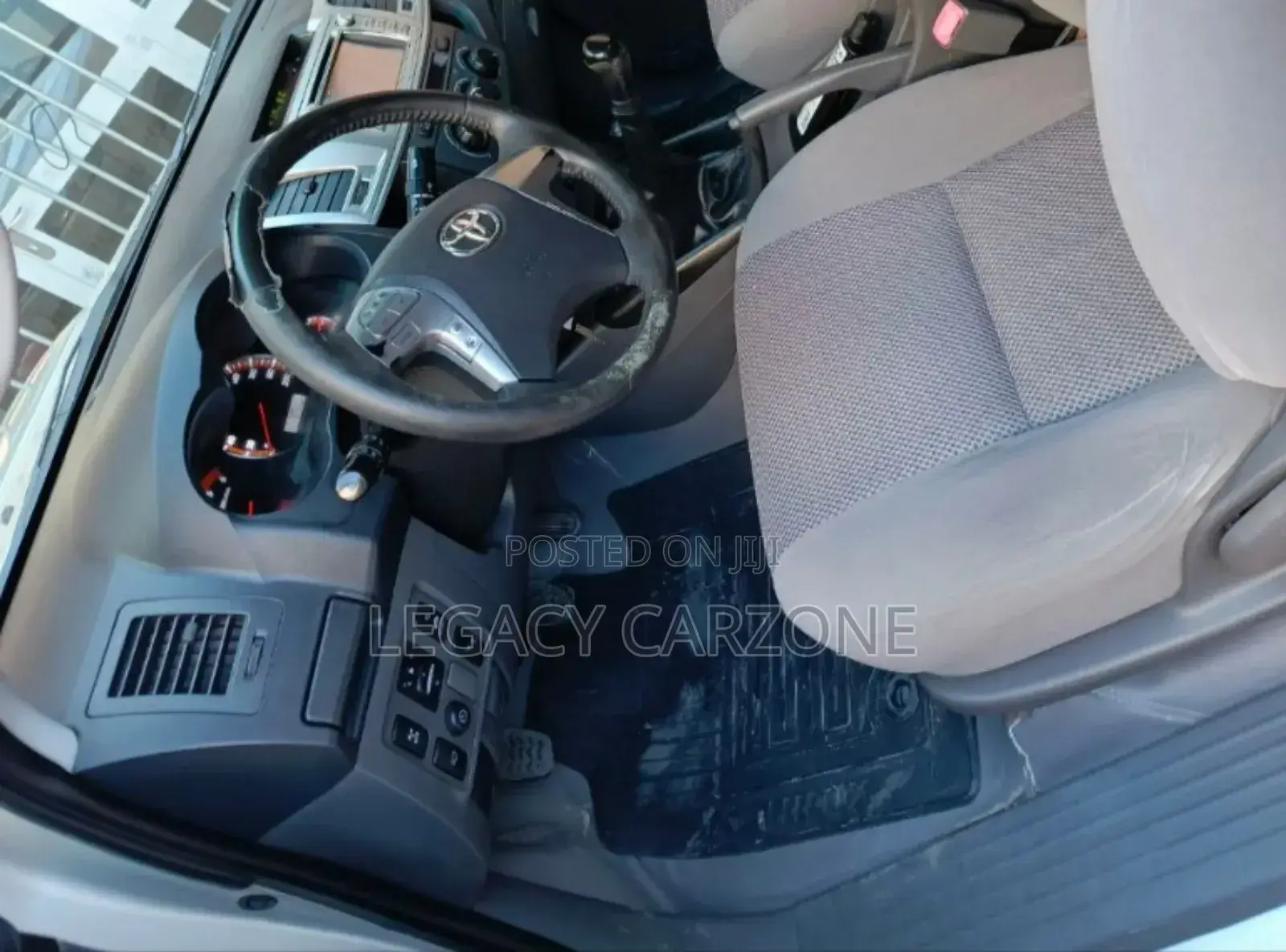 Toyota Hilux 2012 Silver