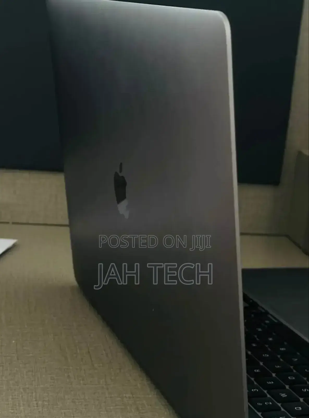 New Laptop Apple MacBook Pro 2019 16GB Intel Core I9 SSD 512GB
