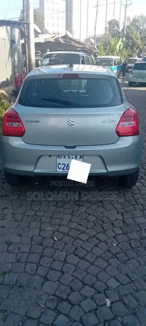 Suzuki Swift 2022 Silver