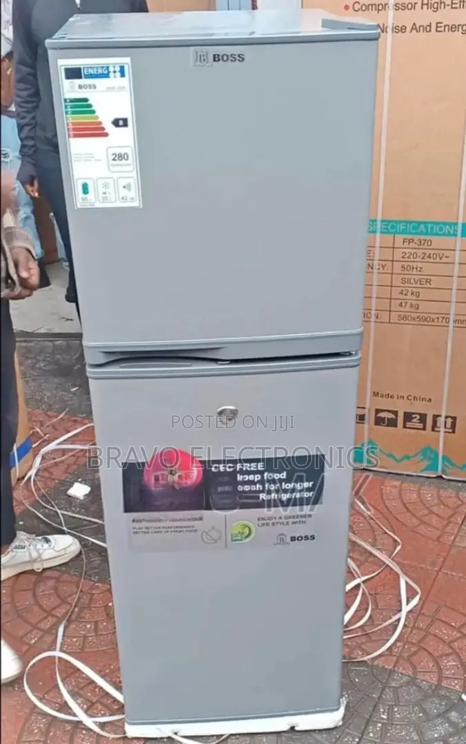 Boss Refrigerator Model 230 –Compact, Strong Cooling Reliable!