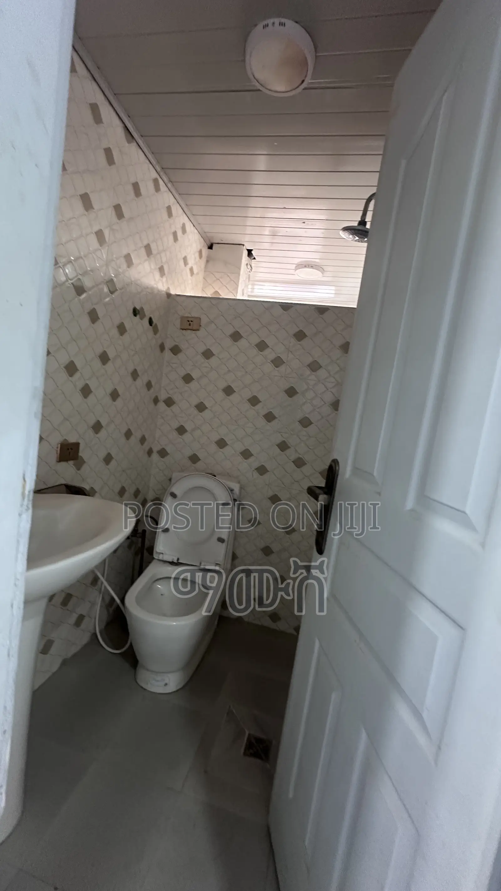 Furnished 2bdrm Condo in አዲስ አበባ አያት 40/60, Bole for sale