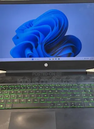 New Laptop HP Pavilion 15 16GB Intel Core I7 SSD 256GB