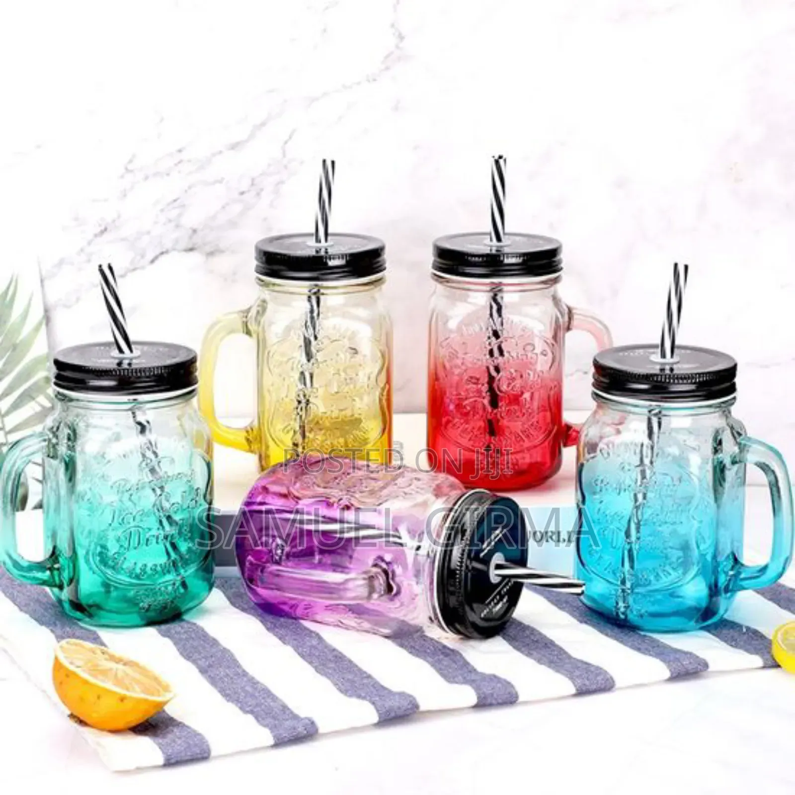 የራሳቸው ስትሮ ያላቸው እጅግ ውብ የሆኑ የጁስ መጠጫ ብርጭቆወች