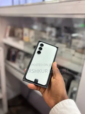 New Samsung Galaxy S25 256 GB