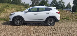 Hyundai Tucson 2017 White