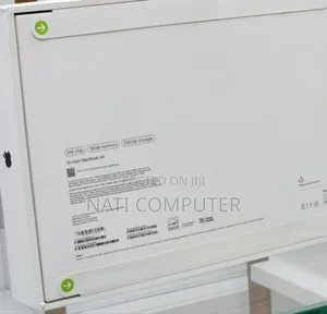 New Laptop Apple MacBook Air 2025 M4 13-Inch 16GB Apple M4 SSD 256GB