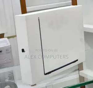 New Laptop Apple MacBook Air 2025 M4 15-Inch 16GB Apple M4 SSD 256GB