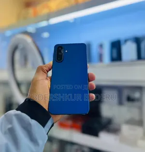 New Samsung Galaxy A17 5G 256 GB