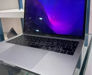 New Laptop Apple MacBook Pro 2017 8GB Intel Core I5 SSD 256GB